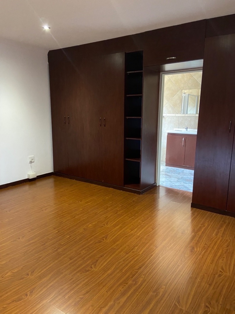 3 Bedroom Property for Sale in Rooihuiskraal Gauteng