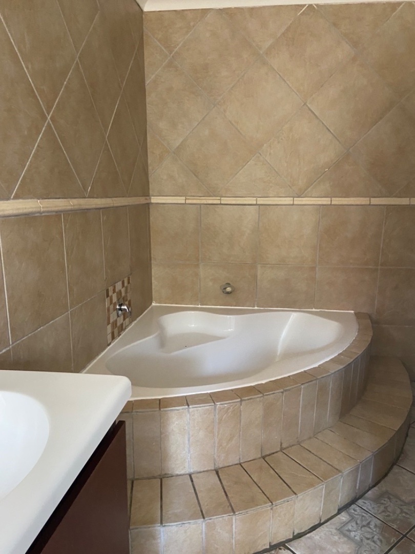 3 Bedroom Property for Sale in Rooihuiskraal Gauteng