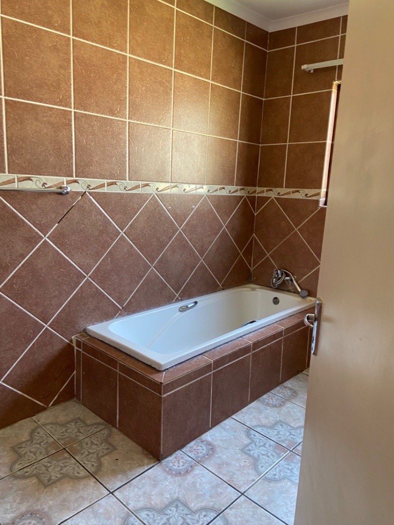 3 Bedroom Property for Sale in Rooihuiskraal Gauteng