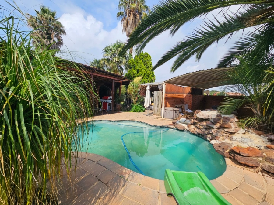 4 Bedroom Property for Sale in Ferryvale Gauteng