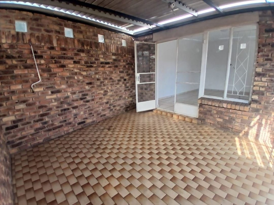 3 Bedroom Property for Sale in Birchleigh North Gauteng