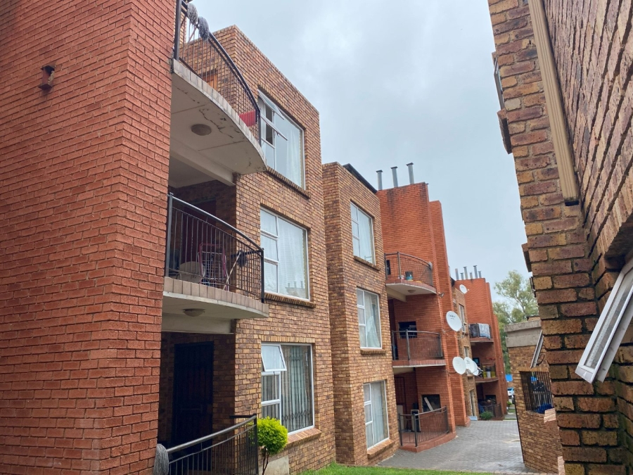 2 Bedroom Property for Sale in Halfway House Gauteng