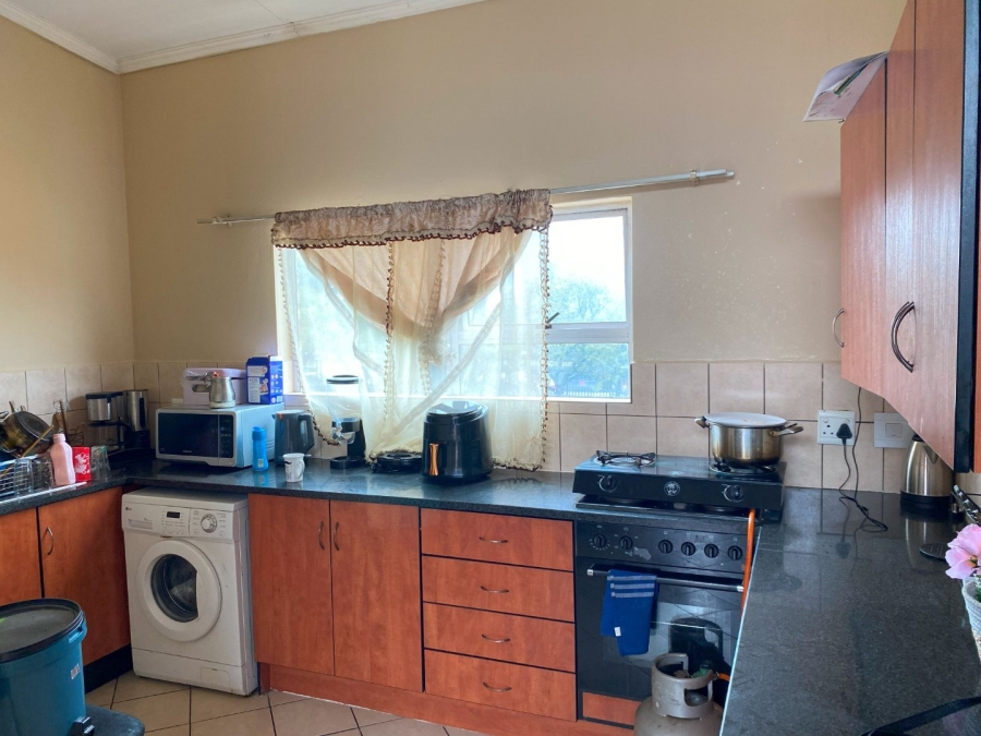 2 Bedroom Property for Sale in Halfway House Gauteng