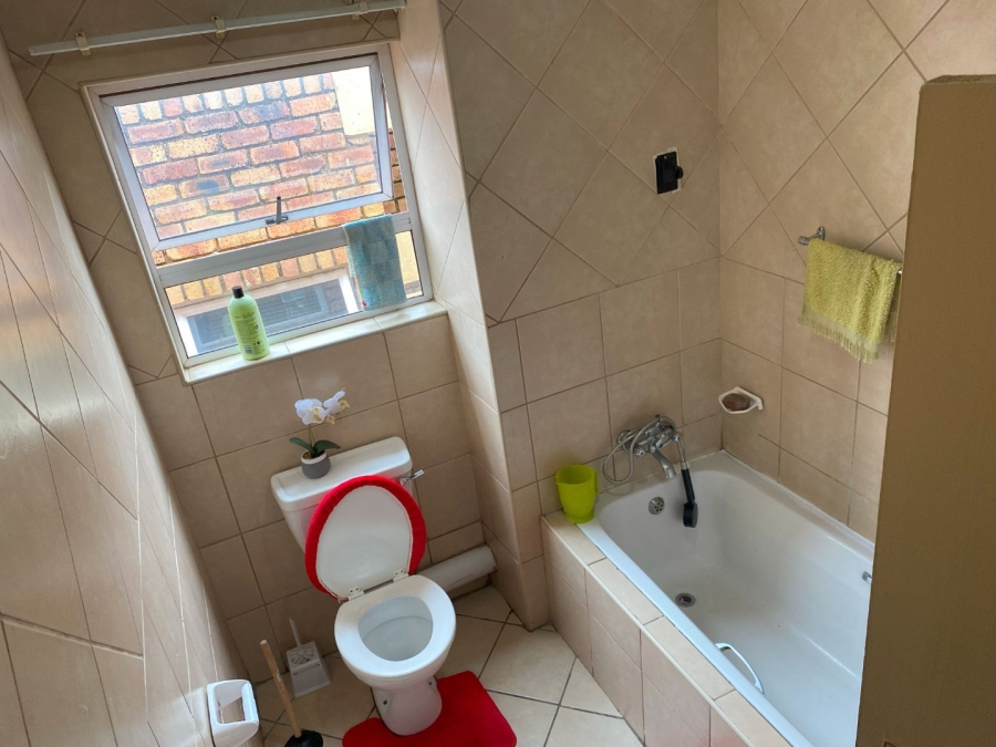 2 Bedroom Property for Sale in Halfway House Gauteng