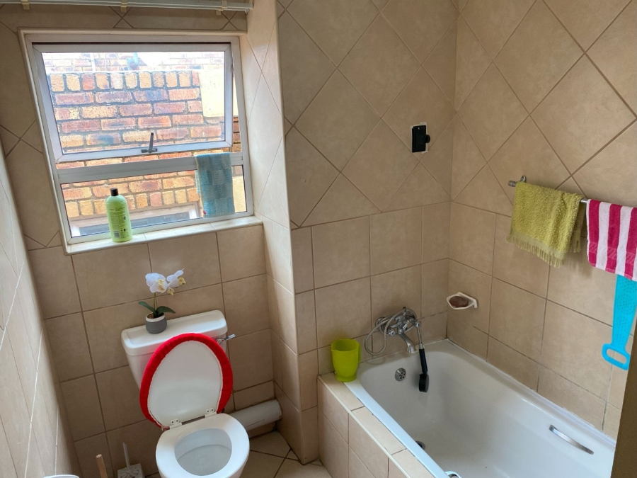 2 Bedroom Property for Sale in Halfway House Gauteng