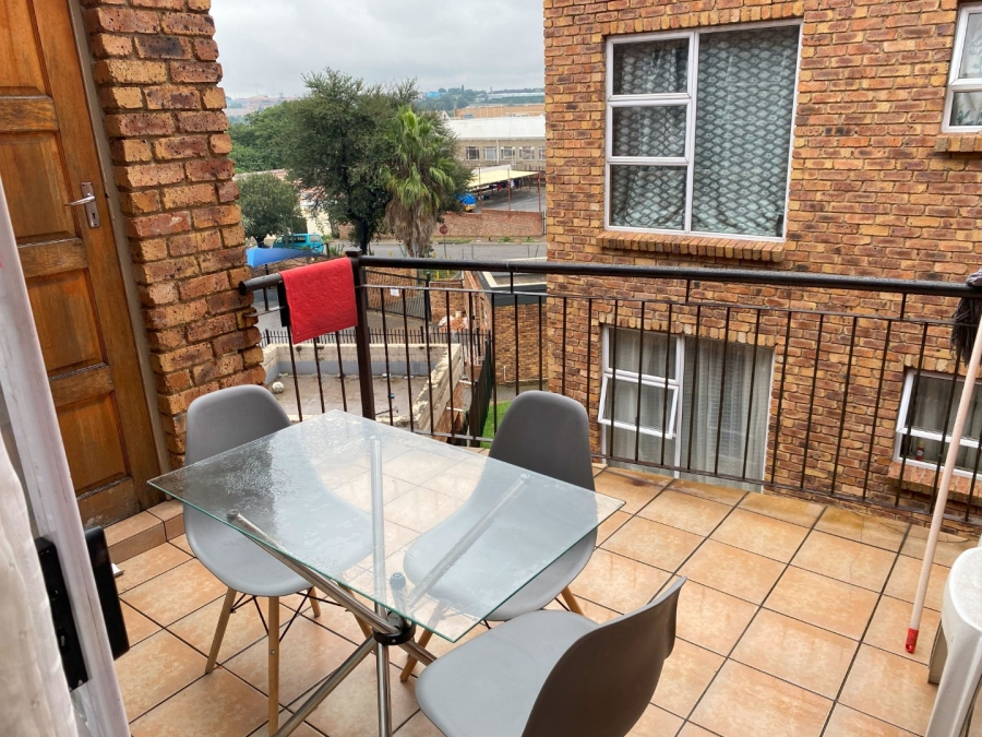 2 Bedroom Property for Sale in Halfway House Gauteng