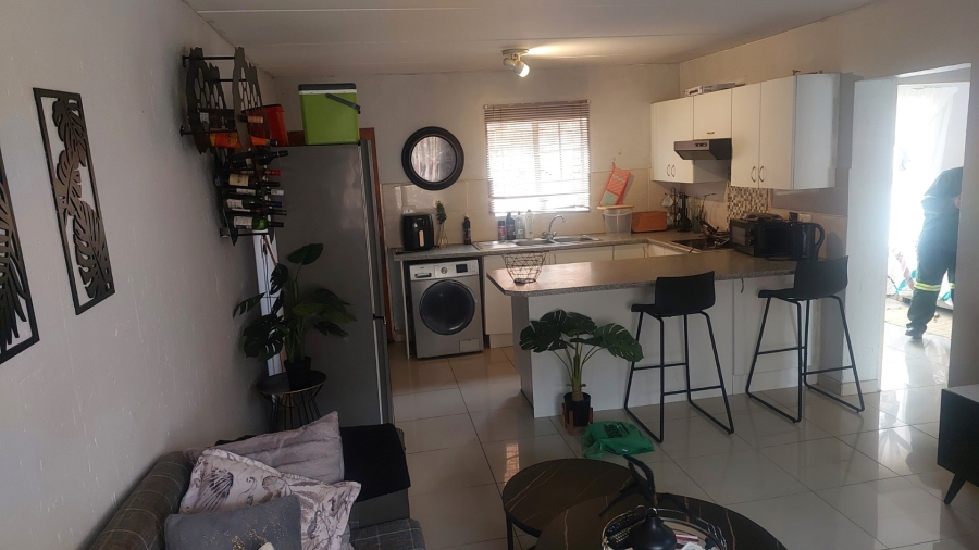 2 Bedroom Property for Sale in Chloorkop Gauteng