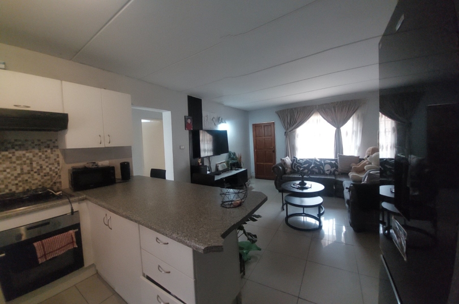 2 Bedroom Property for Sale in Chloorkop Gauteng