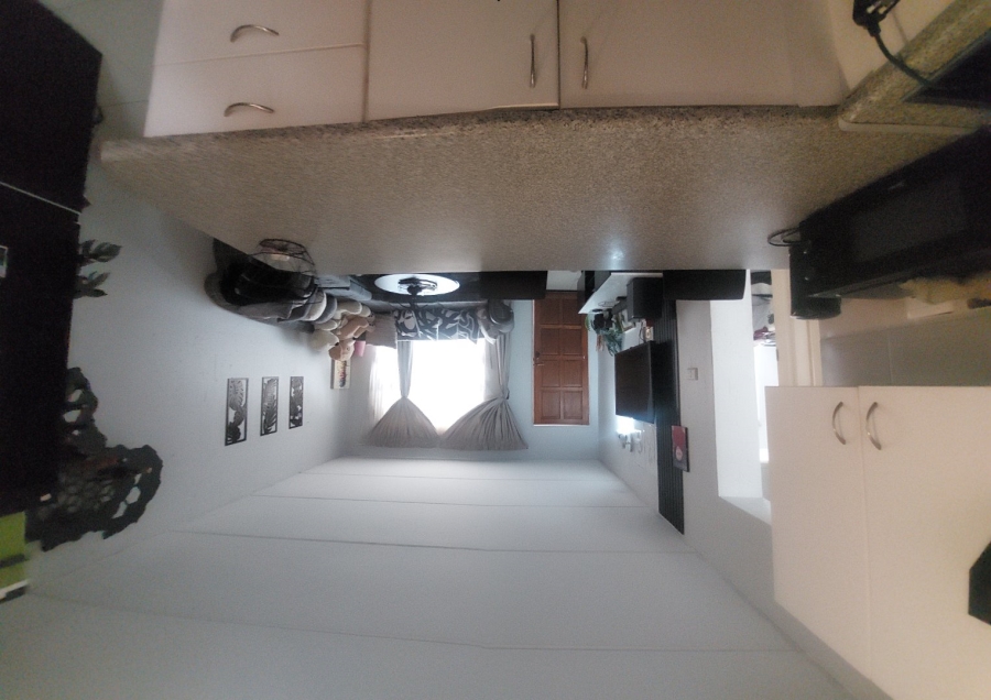 2 Bedroom Property for Sale in Chloorkop Gauteng