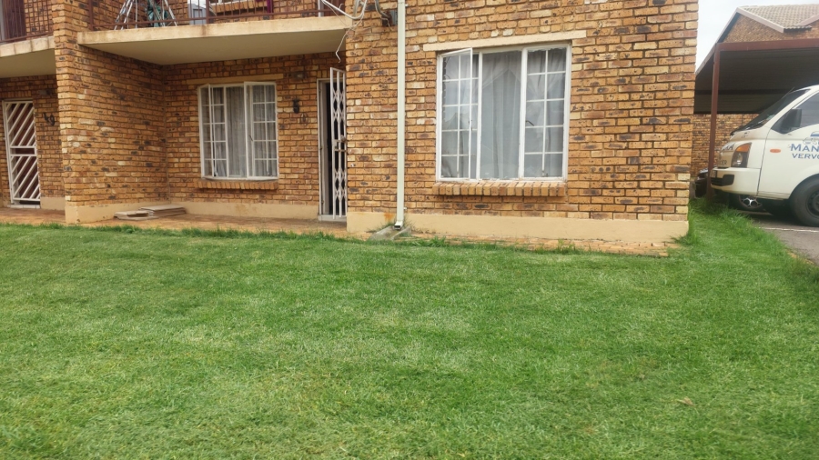 2 Bedroom Property for Sale in Chloorkop Gauteng