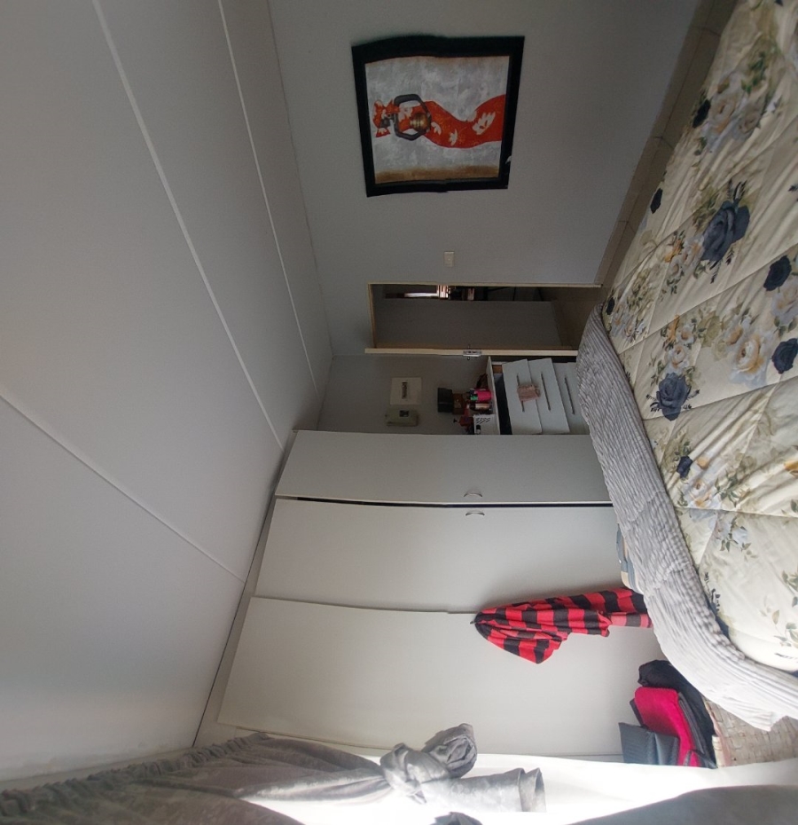 2 Bedroom Property for Sale in Chloorkop Gauteng