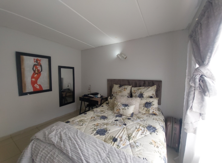 2 Bedroom Property for Sale in Chloorkop Gauteng