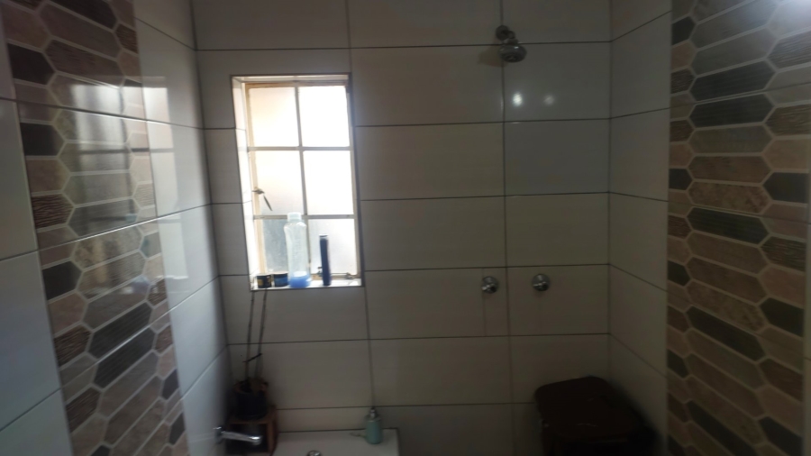 2 Bedroom Property for Sale in Chloorkop Gauteng