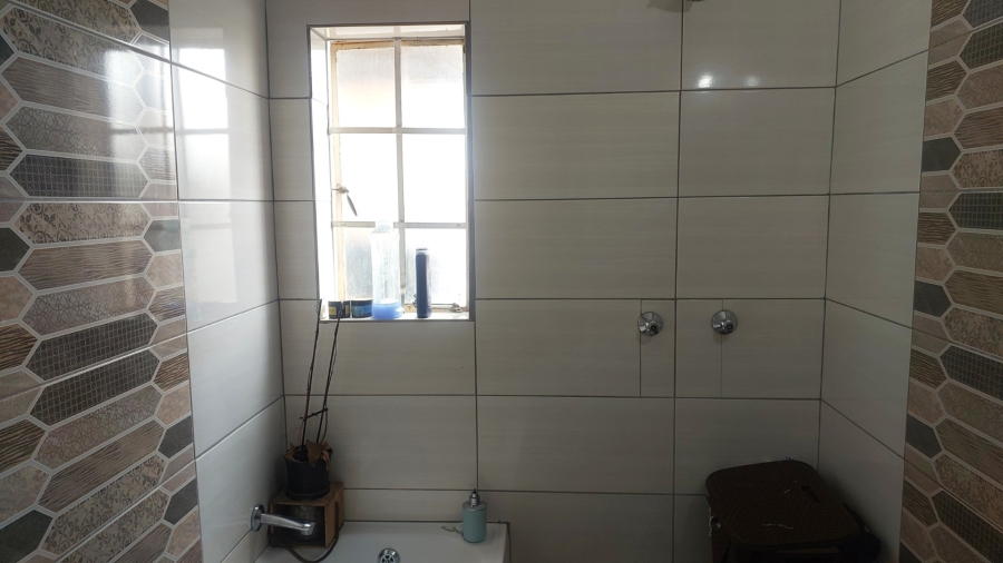 2 Bedroom Property for Sale in Chloorkop Gauteng