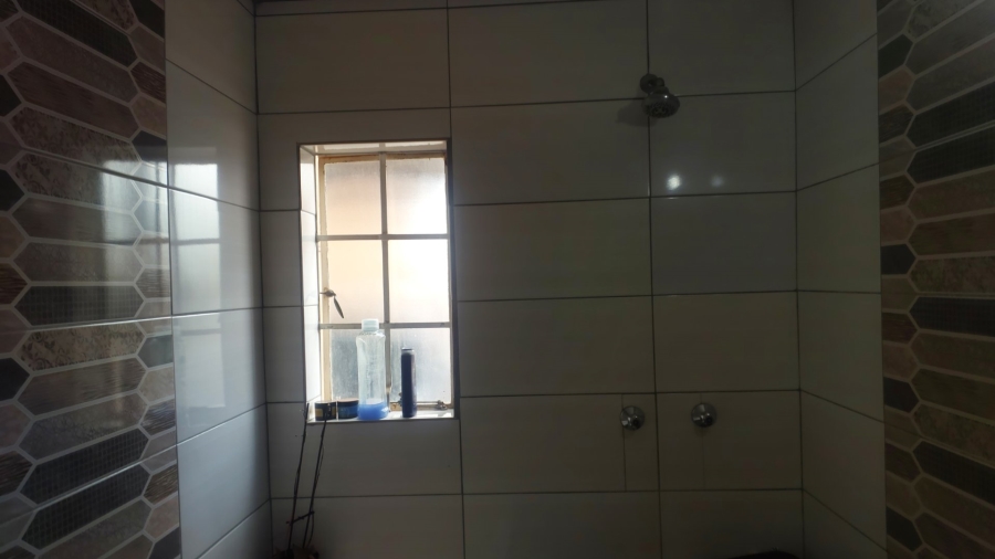 2 Bedroom Property for Sale in Chloorkop Gauteng