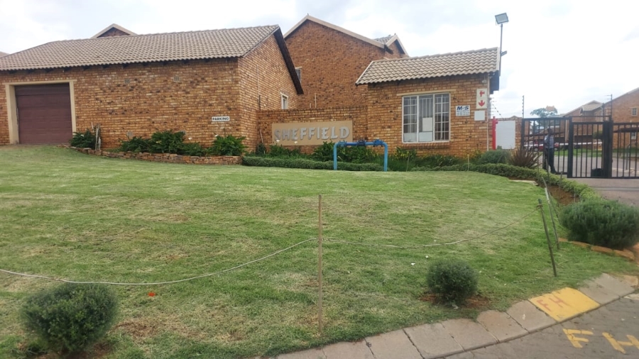 2 Bedroom Property for Sale in Chloorkop Gauteng