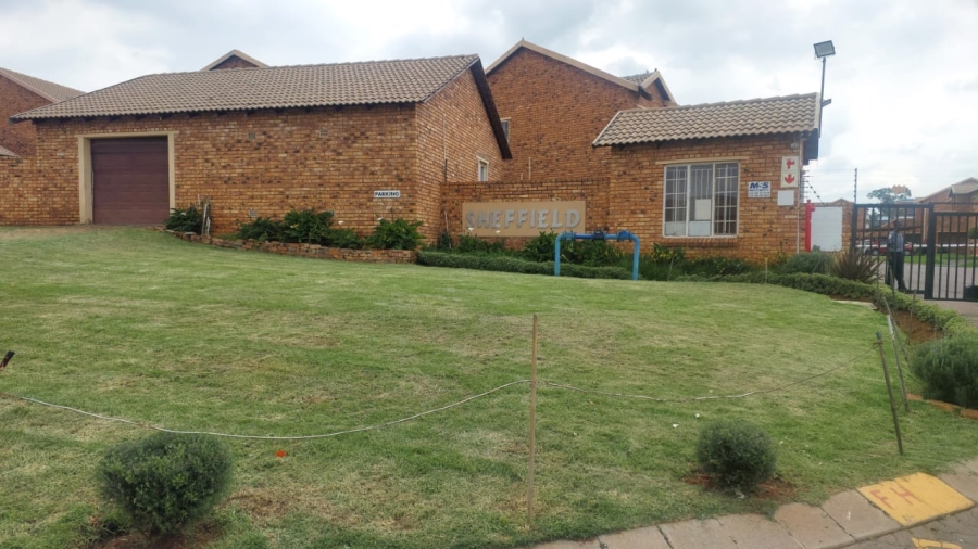 2 Bedroom Property for Sale in Chloorkop Gauteng