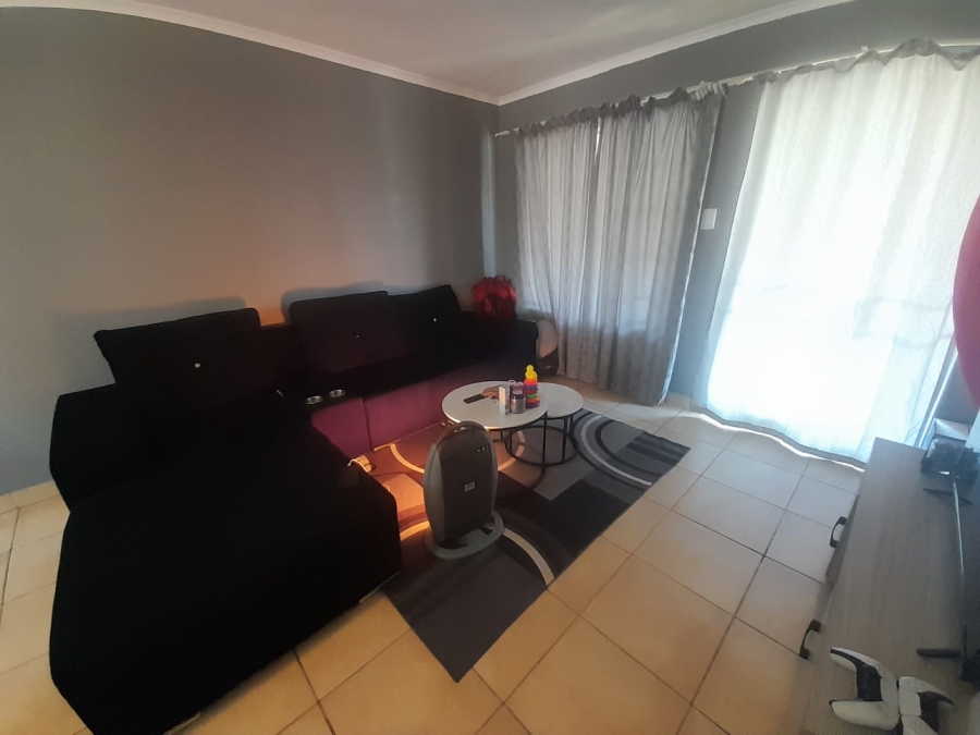 2 Bedroom Property for Sale in Meredale Gauteng