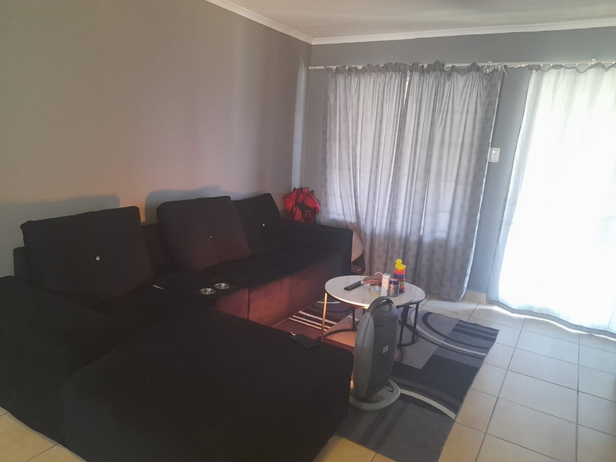 2 Bedroom Property for Sale in Meredale Gauteng