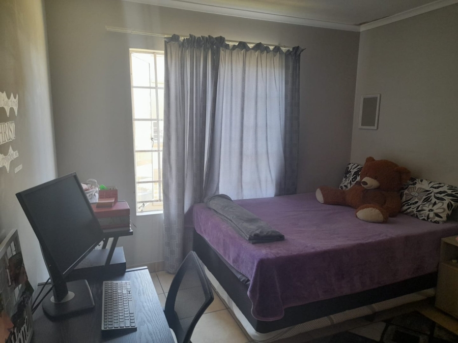 2 Bedroom Property for Sale in Meredale Gauteng