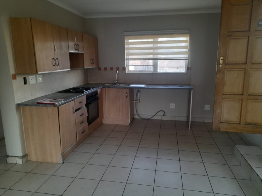 2 Bedroom Property for Sale in Meredale Gauteng