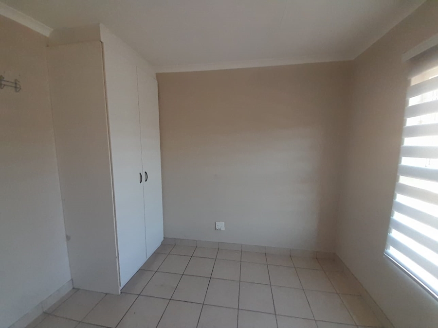 2 Bedroom Property for Sale in Meredale Gauteng