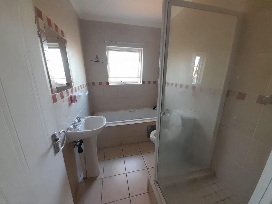 2 Bedroom Property for Sale in Meredale Gauteng