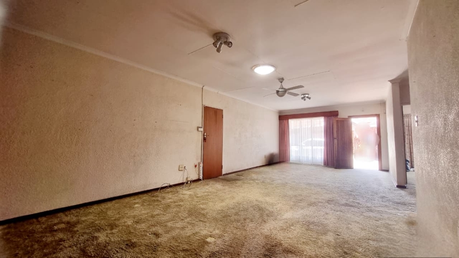 2 Bedroom Property for Sale in Three Rivers Gauteng