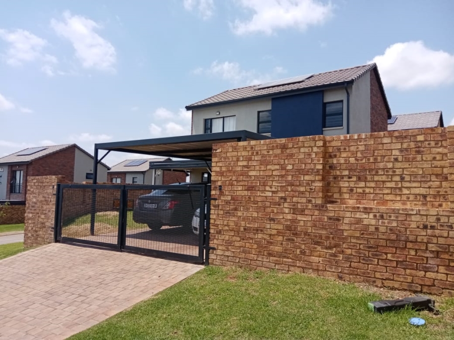 To Let 4 Bedroom Property for Rent in Lion Pride Gauteng