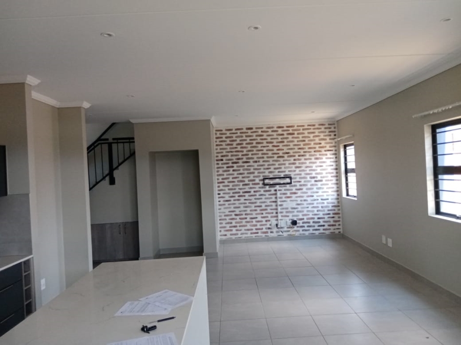 To Let 4 Bedroom Property for Rent in Lion Pride Gauteng