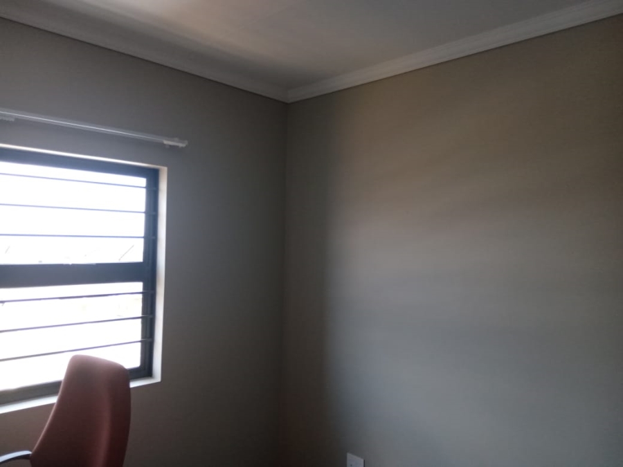 To Let 4 Bedroom Property for Rent in Lion Pride Gauteng