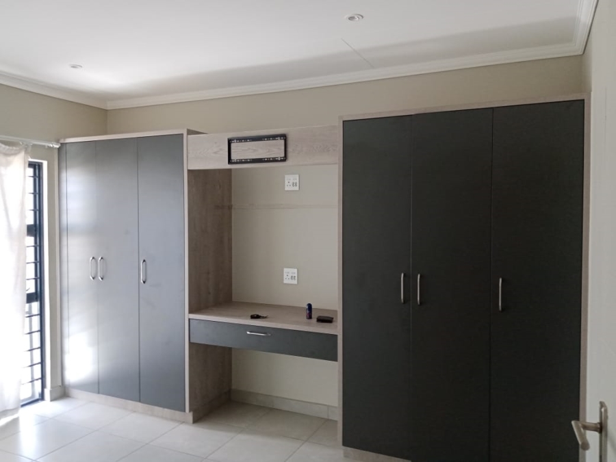 To Let 4 Bedroom Property for Rent in Lion Pride Gauteng