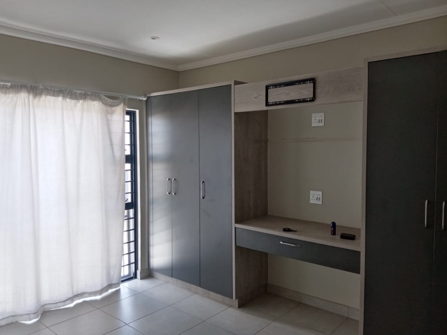 To Let 4 Bedroom Property for Rent in Lion Pride Gauteng