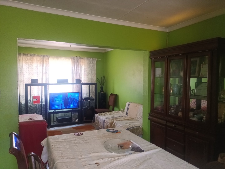 2 Bedroom Property for Sale in Moleleki Gauteng