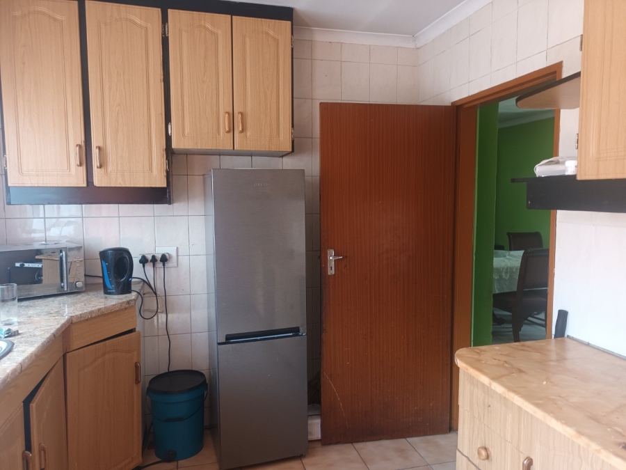 2 Bedroom Property for Sale in Moleleki Gauteng