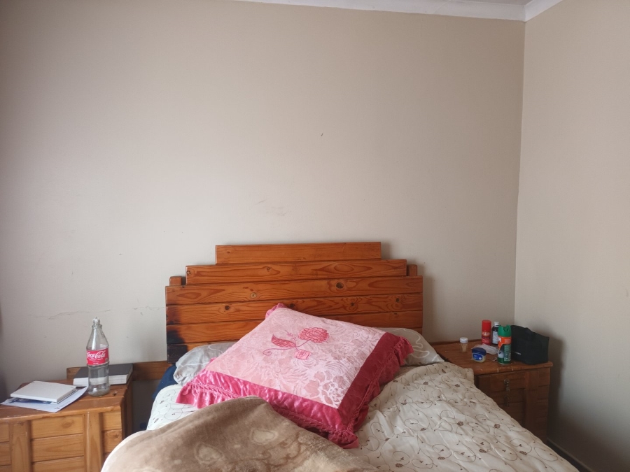 2 Bedroom Property for Sale in Moleleki Gauteng