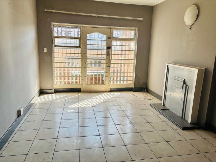 To Let 2 Bedroom Property for Rent in Rosettenville Gauteng