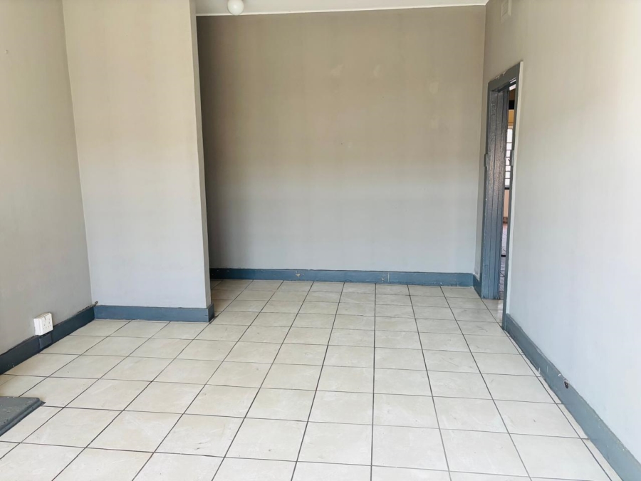 To Let 2 Bedroom Property for Rent in Rosettenville Gauteng