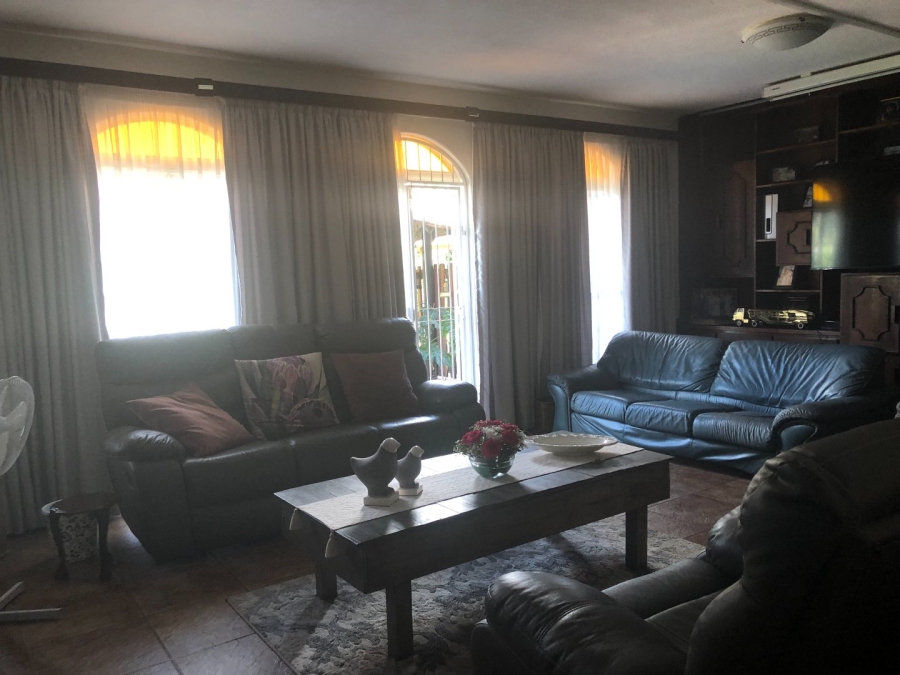 5 Bedroom Property for Sale in Vanderbijlpark SW 5 Gauteng