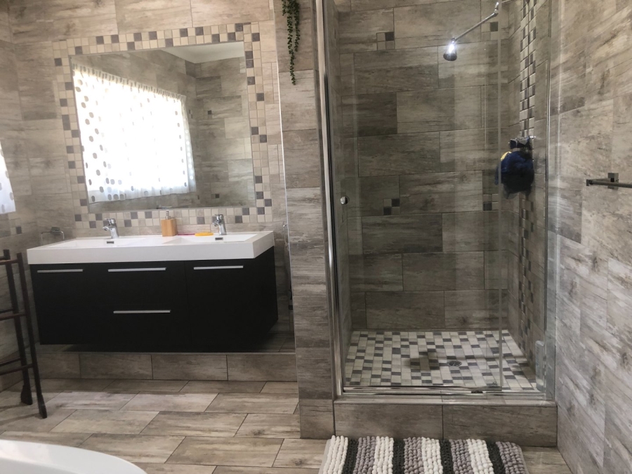 5 Bedroom Property for Sale in Vanderbijlpark SW 5 Gauteng