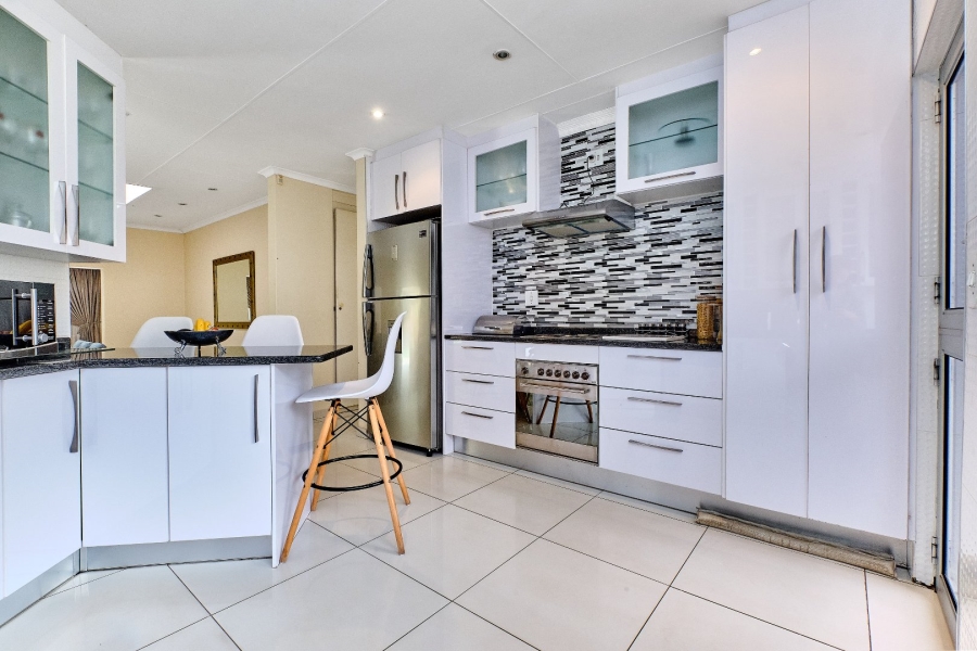 4 Bedroom Property for Sale in Little Falls Gauteng