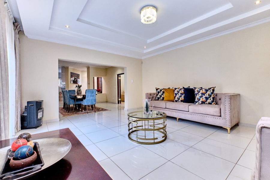 4 Bedroom Property for Sale in Little Falls Gauteng
