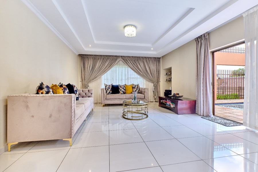 4 Bedroom Property for Sale in Little Falls Gauteng