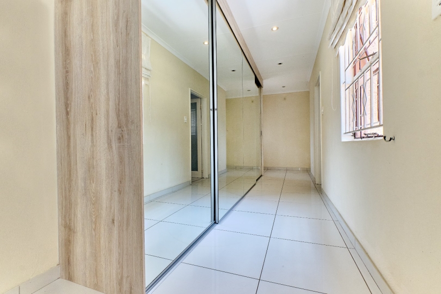 4 Bedroom Property for Sale in Little Falls Gauteng
