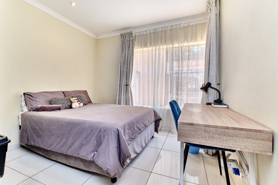 4 Bedroom Property for Sale in Little Falls Gauteng