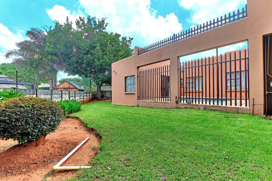 4 Bedroom Property for Sale in Little Falls Gauteng
