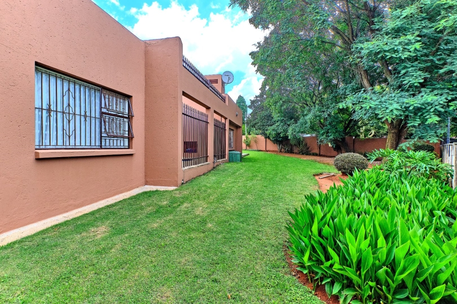 4 Bedroom Property for Sale in Little Falls Gauteng