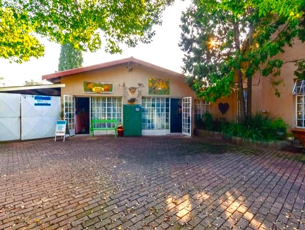 5 Bedroom Property for Sale in Selcourt Gauteng