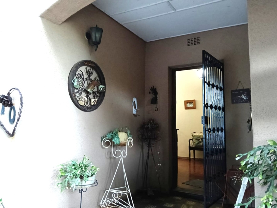 5 Bedroom Property for Sale in Selcourt Gauteng