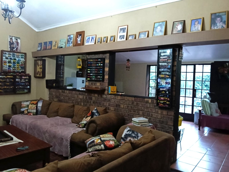 5 Bedroom Property for Sale in Selcourt Gauteng